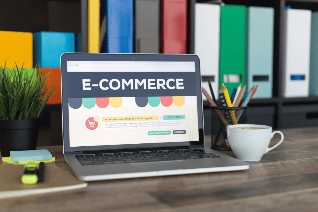 You are currently viewing How To Choose The Right E-commerce Platform For Your Business: A Comprehensive Comparison